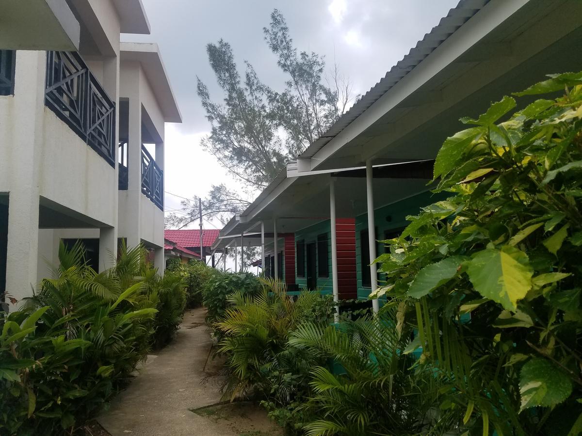 Roots Cafe Rooms Negril Exteriör bild