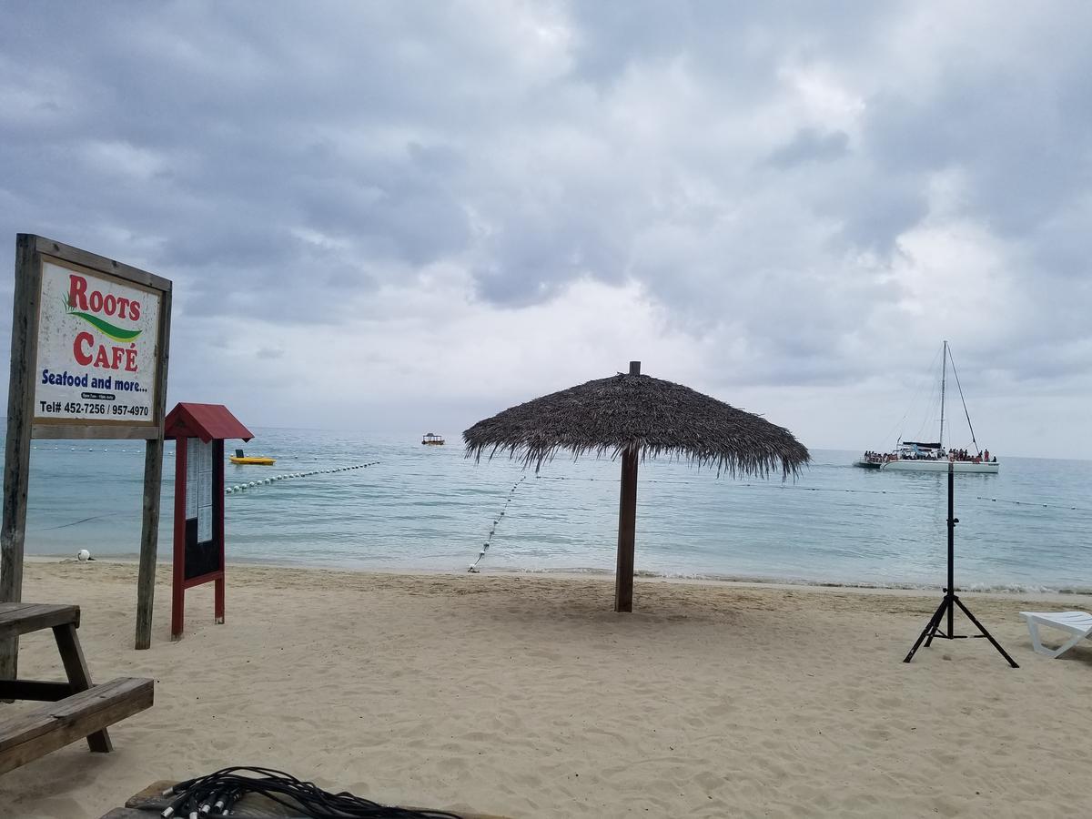 Roots Cafe Rooms Negril Exteriör bild