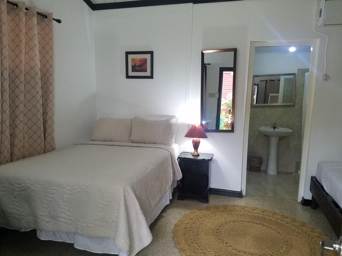 Roots Cafe Rooms Negril Exteriör bild